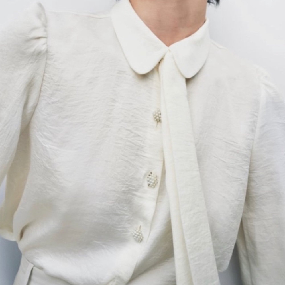 NWT | ZARA Oversized Cluster Pearl Button Ivory Bow Tie Blouse